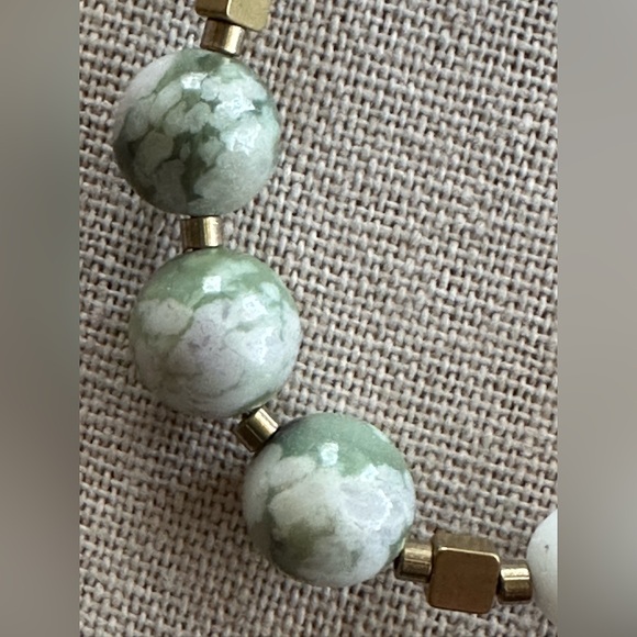 24 inch Jade and Alabaster bead necklace NWOT - Picture 6 of 13